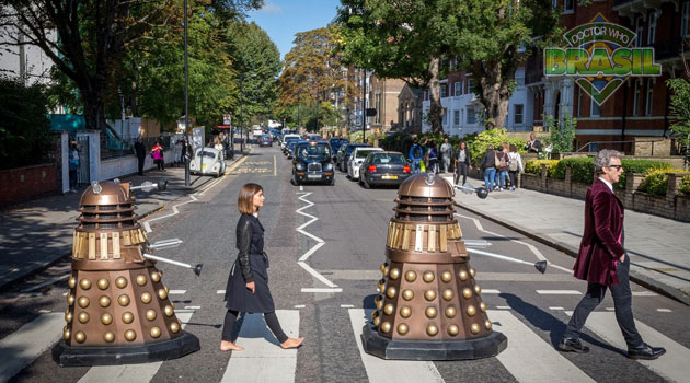 Peter Capaldi e Jenna Coleman na Abbey Road